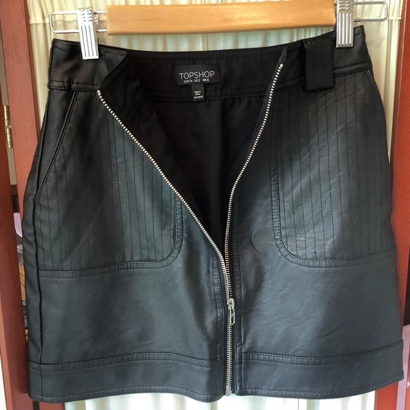 Topshop Black Faux Leather Mini Skirt with Zipper Front Size 2 - Picture 4 of 6